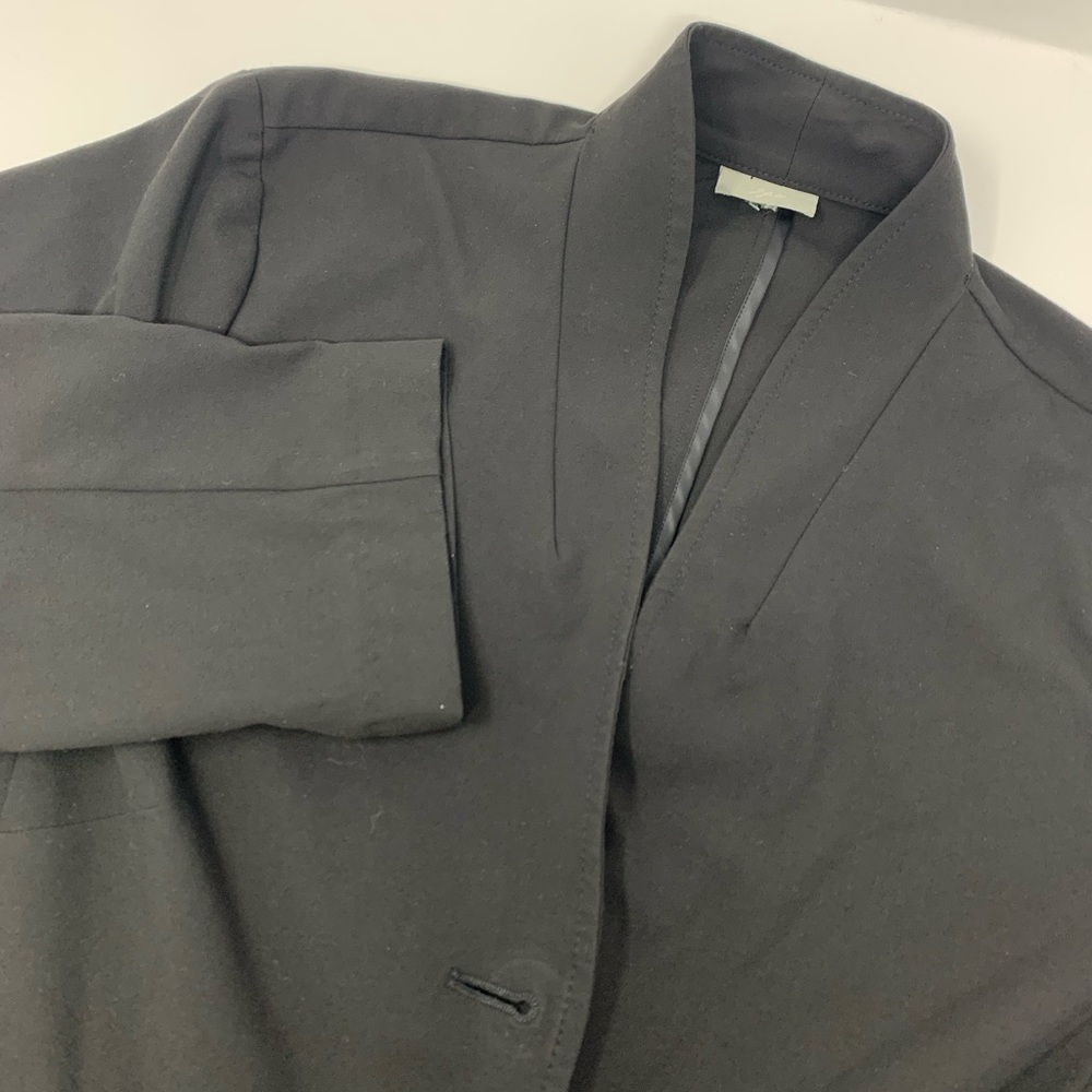 J Jill Women’s Black 3 Button Mock Neck Blazer no size tag-see measurements S9